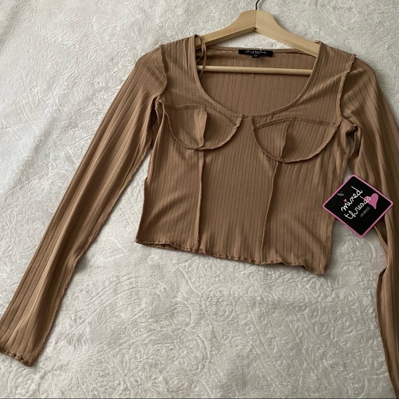 NWT Light Mocha Ribbed Long Sleeve Cropped Top - Picture 3 of 9